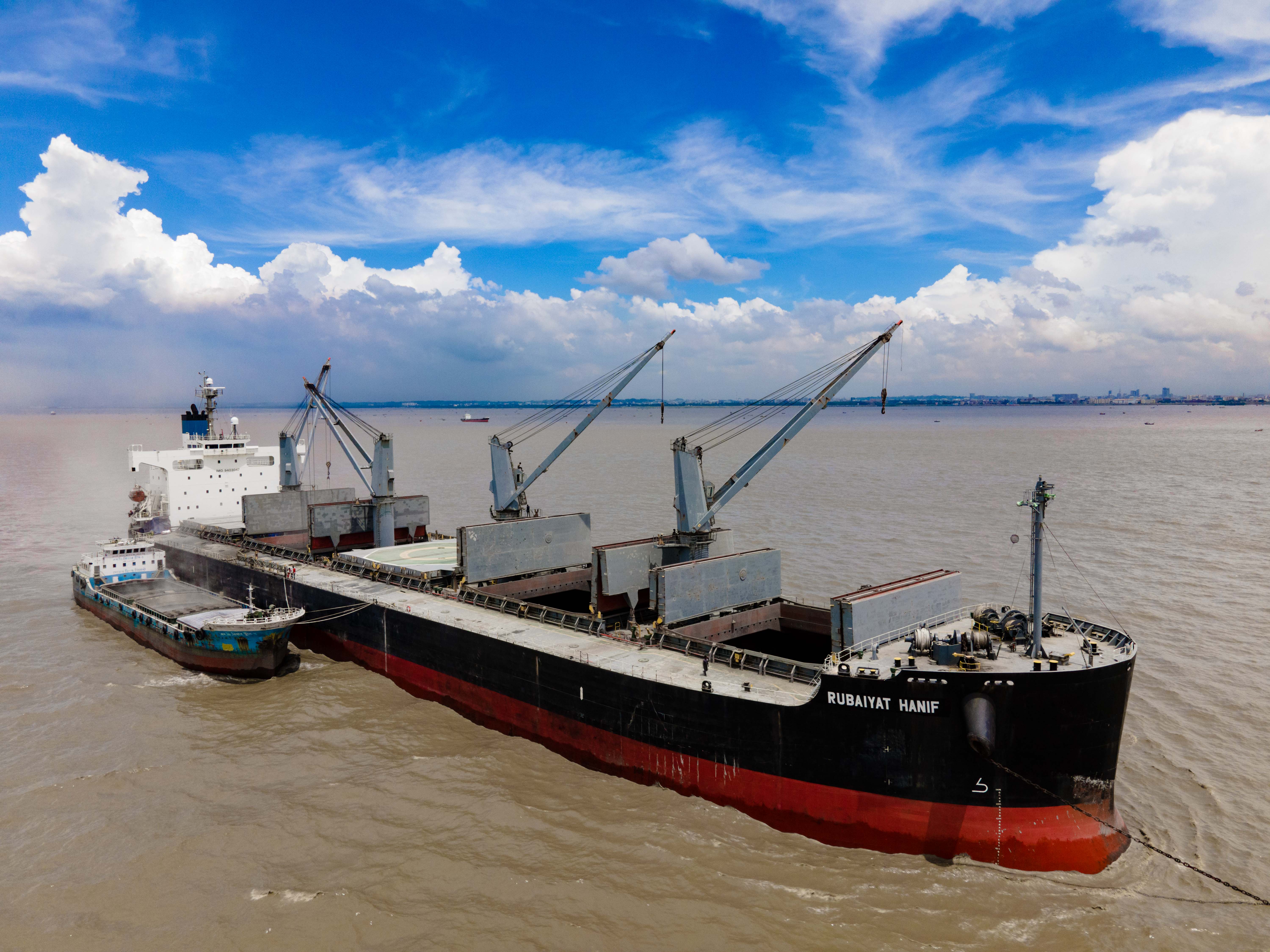MV Rubaiyat Hanif cargo view